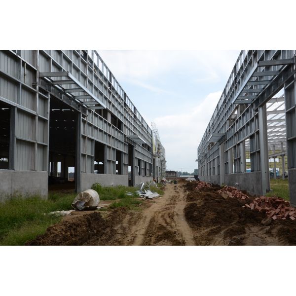 Prefabricated Corrosion-Resistant Steel Structure Workshop (Low Cost)