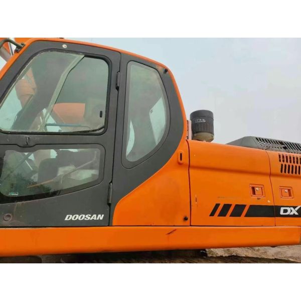 Doosan 300LC-9 excavator produced in South Korea