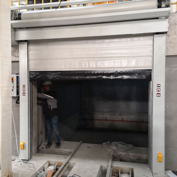Low Temperature Cold Room High Speed Door , PVC Insulated Freezer Door