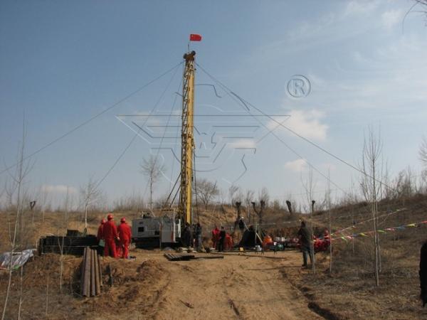 perfuração giratória montada caminhão Rig With Cemented Carbide Bits de 1800m