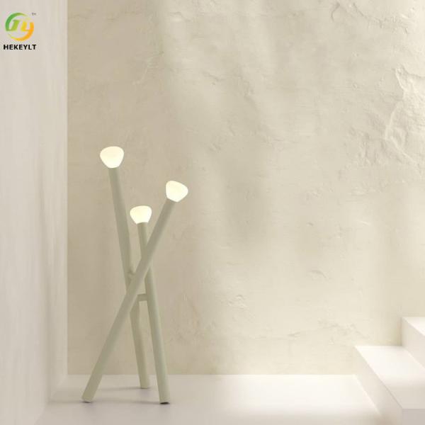 Lâmpada de assoalho simples nórdica para a sala de visitas Sofa Villa Bedroom Study