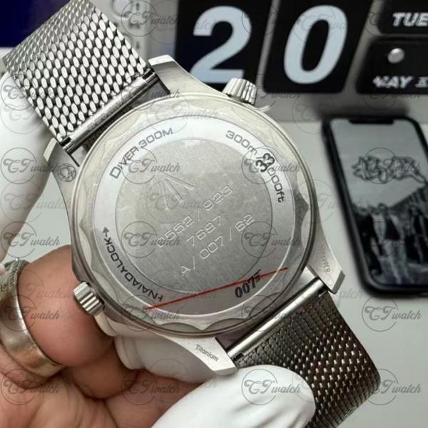 Omega Seamaster Diver 300M 007 Edición Casilla de Titanio Super Clone Reloj automático