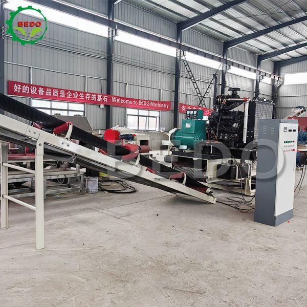 Diesel Engine 330HP Wood Chips Making Machine 310x700mm Feeding Industrial Drum Chipper