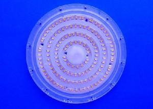 100W 3030 a mené la transmittance élevée du matériel 92% de PC de lentille de lumière de baie de module de carte PCB