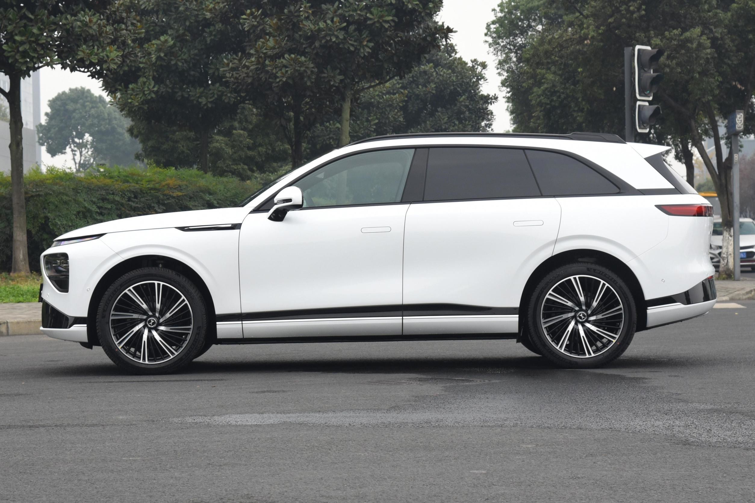 Высококачественный мотор электрического автомобиля ev xpeng g9 g3 p5 p7 в запасе Xiaopeng G9 использовал автомобиль кораблей автомобиля электрических автомобилей для