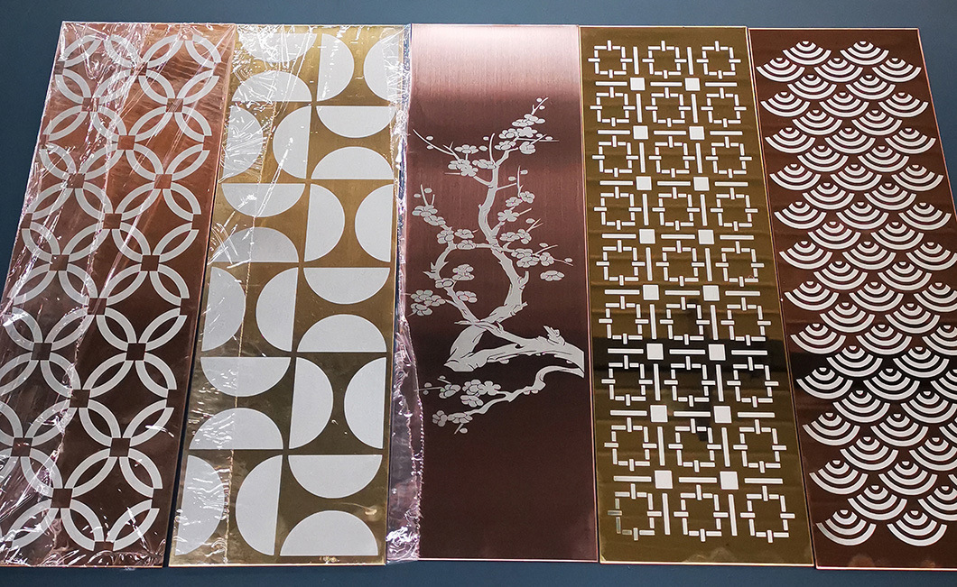 CE сертифицированная Золотая лазерная химическая гравировальная машина для гравировки нержавеющей стали