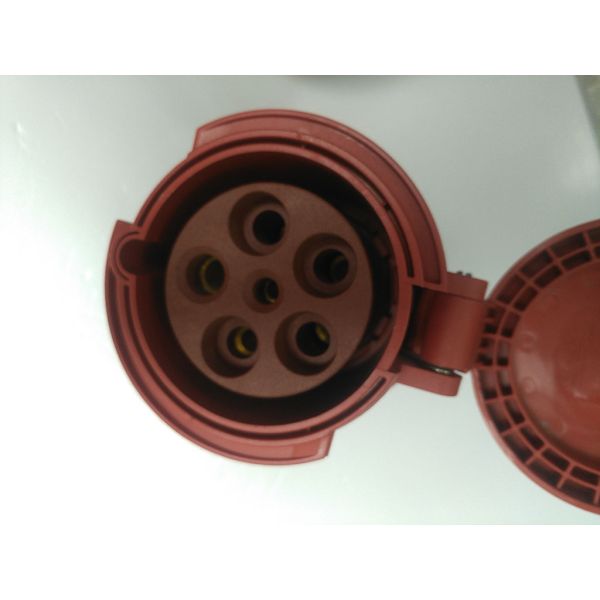 Rainproof Industrial Plug Sockets 785g Light Weight Dimensional Accuracy