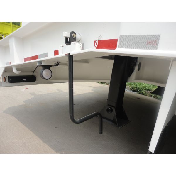 CIMC HUAJUN 3 Axle Heavy Duty Low Bed Semi Trailer with Hydraulic Ramp Max Payload 70TON