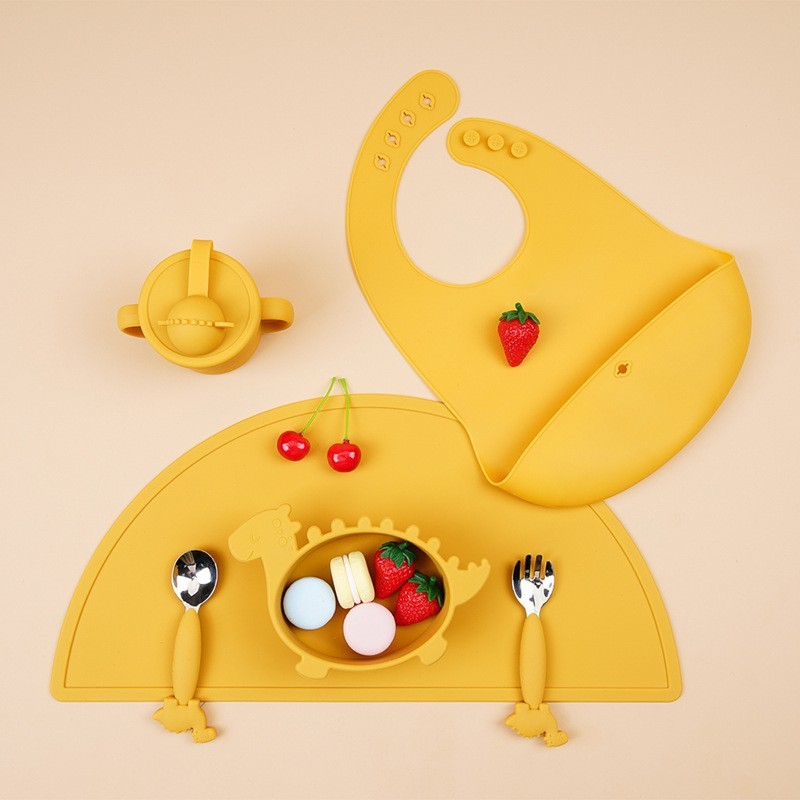Factory Direct Suction Cup Compartmentalized Silicone Dinner Plate, Baby Plate with Fork and Spoon, Cute Dinosaur Kids Baby Food Bowl Feeding Set