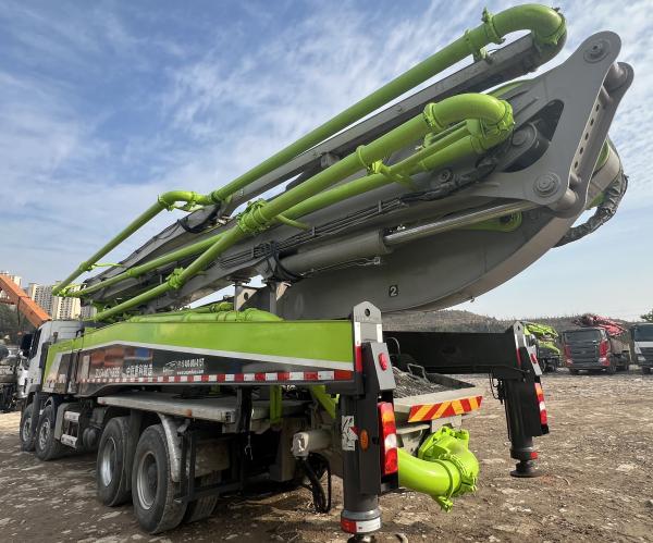 Zoomlion Refurbished 2012 47M Used Concrete Pump Trucks Heavy machinery BENZ Chassis 3 Axle Second hand 