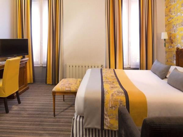 Lesotho hotel furniture China supplier for wood bed with desk table and living room sofa chairs