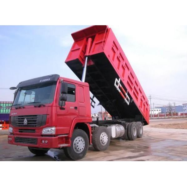HOWO 12 roues 8*4 60 tonnes camion-départition camion-départition 8*4 pour le transport lourd