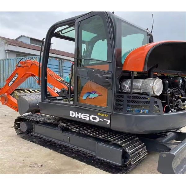 Отремонтированный гидравлический экскаватор Doosan DH60-7 Максимальная высота копания 9660 мм