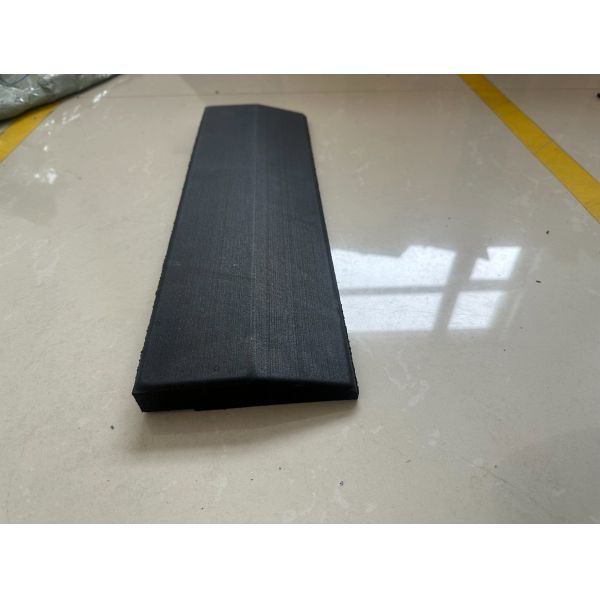 Shock/Sound Absorbing Rubber Gym Exercise Floor Mat 50mm (1m X 1m) with Edge Ramps and Corner