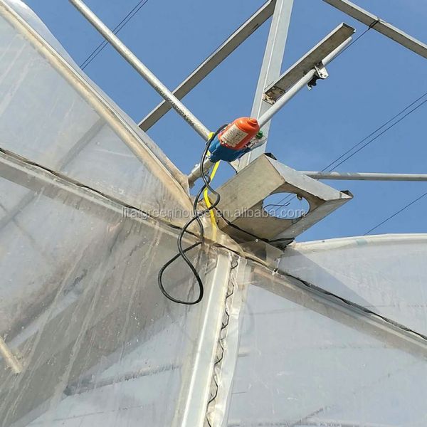 Маленький электрический ролл-ап-мотор для многоразового тепличного фильма