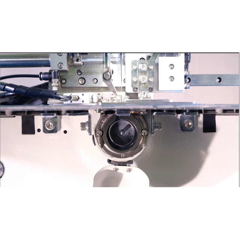 Lihua Industrial Pneumatic Pressing Label Sewing Machine for Curtain Fabric