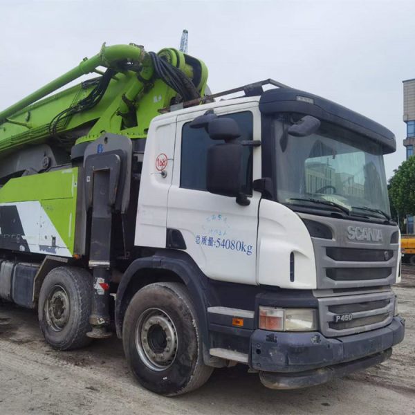 Les machines de Zoomlion ont utilisé le camion de pompe concrète, pompe concrète montée par camion de 56m