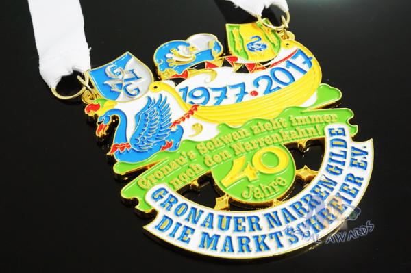 Metal Orden Sports Enamel Award Medallions Custom Design With Cut Out Effect