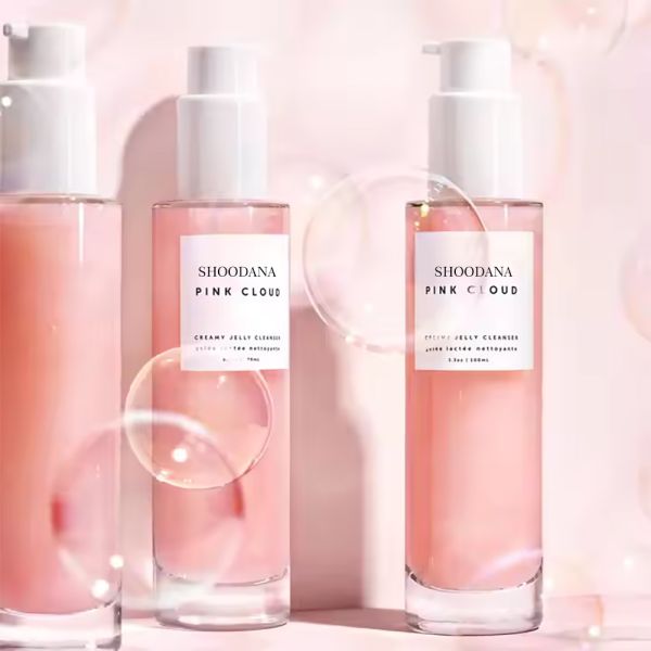 Lotion nettoyante visage éclaircissante douce OEM / ODM Marque privée Rose Nettoyage en profondeur Nuage rose Ingrédients à base de plantes biologiques Forme liquide