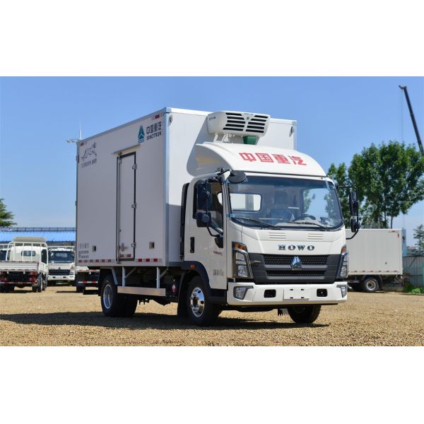 SINOTRUK HOWO Comandante 160 caballos de fuerza 4X2 4,1 metros camión refrigerado (nacional uno a seis) (Green Leaf refrigerado)