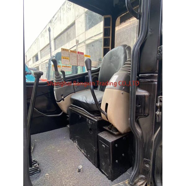 Small Machine Used Mini Excavator CAT 303 3 Tonne Excavator 3000 KG 700 Working Hours