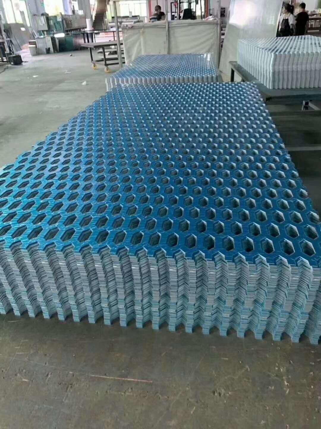 Черная алюминиевая перфорированная металлическая плита для шторы 1,8 мм