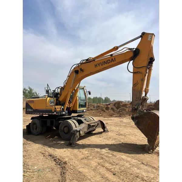 Used tracked hydraulic excavator, original modern 210 wheeled excavator