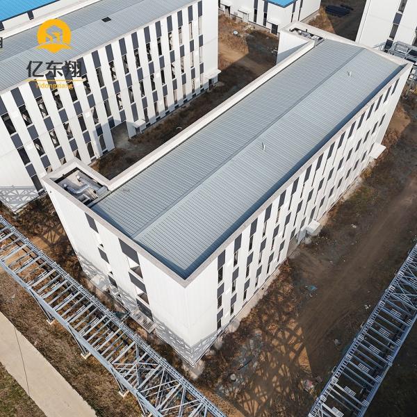 Entrepôt en acier préfabriqué avec cadre en acier léger et carreaux galvanisés