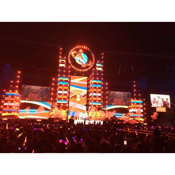 500 X 1000mm Led Wall Screen Display Outdoor Ip65 Ingress Rate With 3.91mm Pixel