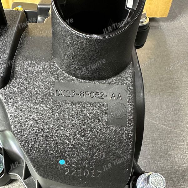 Land Rover Camshaft Cover Engine Valve Cover LR109353 LR041685 LR109354 LR051835