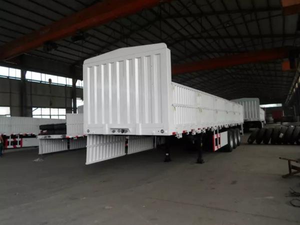 Fuwa Three Axle Flat Bed Side Wall Semi Trailer Trucks 40 - 50T 2.5mm Thick Chequer Plate