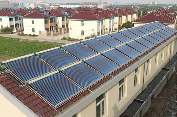 vacuum tube manifold solar collector