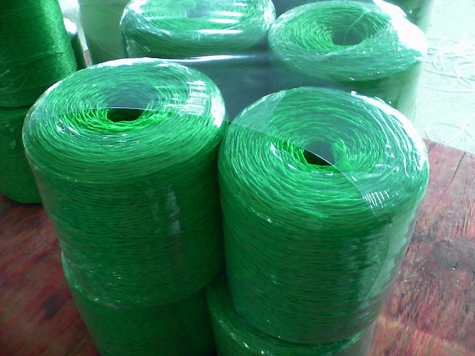 шпагат baler катышкы шпагата baler пластиковой рафии полипропилена 5kgs пакуя аграрный для balling и связывая травы сена
