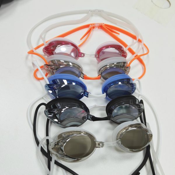 High Elastic Silicone Waterproof Swimming Goggles with UV Protection for Diving & Watersports