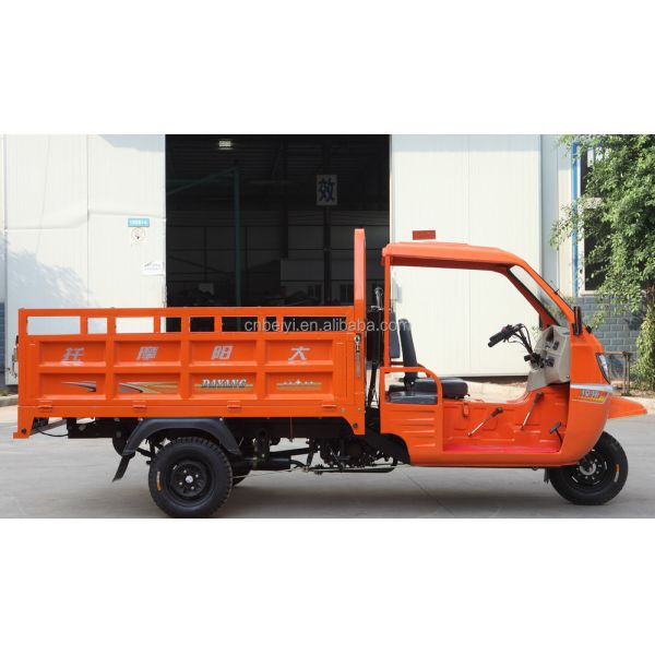 Batterie de stockage de 32Ah Heavy Duty Cabine fermée Tricycle adulte avec quille 40 * 100mm cadre