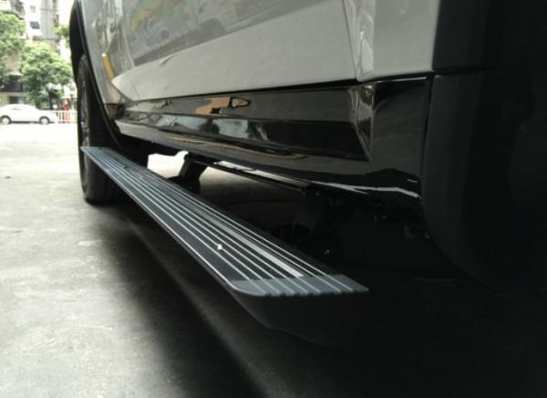 Jeep Grand Cherokee Marchepieds électriques et marchepieds assistés pour une accessibilité améliorée