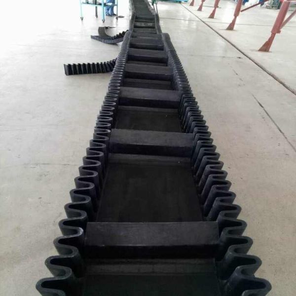 Small Lumps Partition Cold Resistant Conveyor Belt For Building Materials