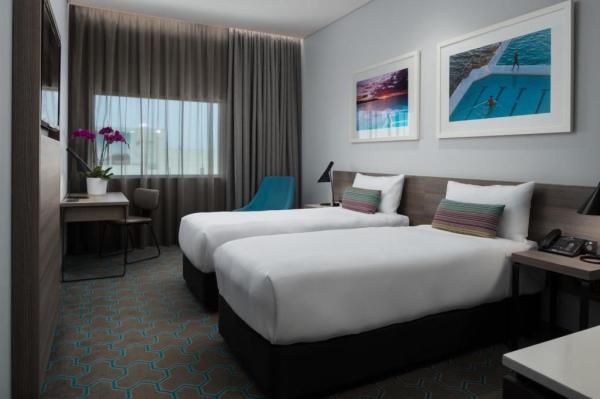 Koh Kong hotel furniture manufactuer by designer Laminate board wall panel with Wood guestroom furniture