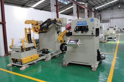 Carimbo material da bolacha de alta velocidade durável do equipamento da automatização do alimentador do NC da guinada