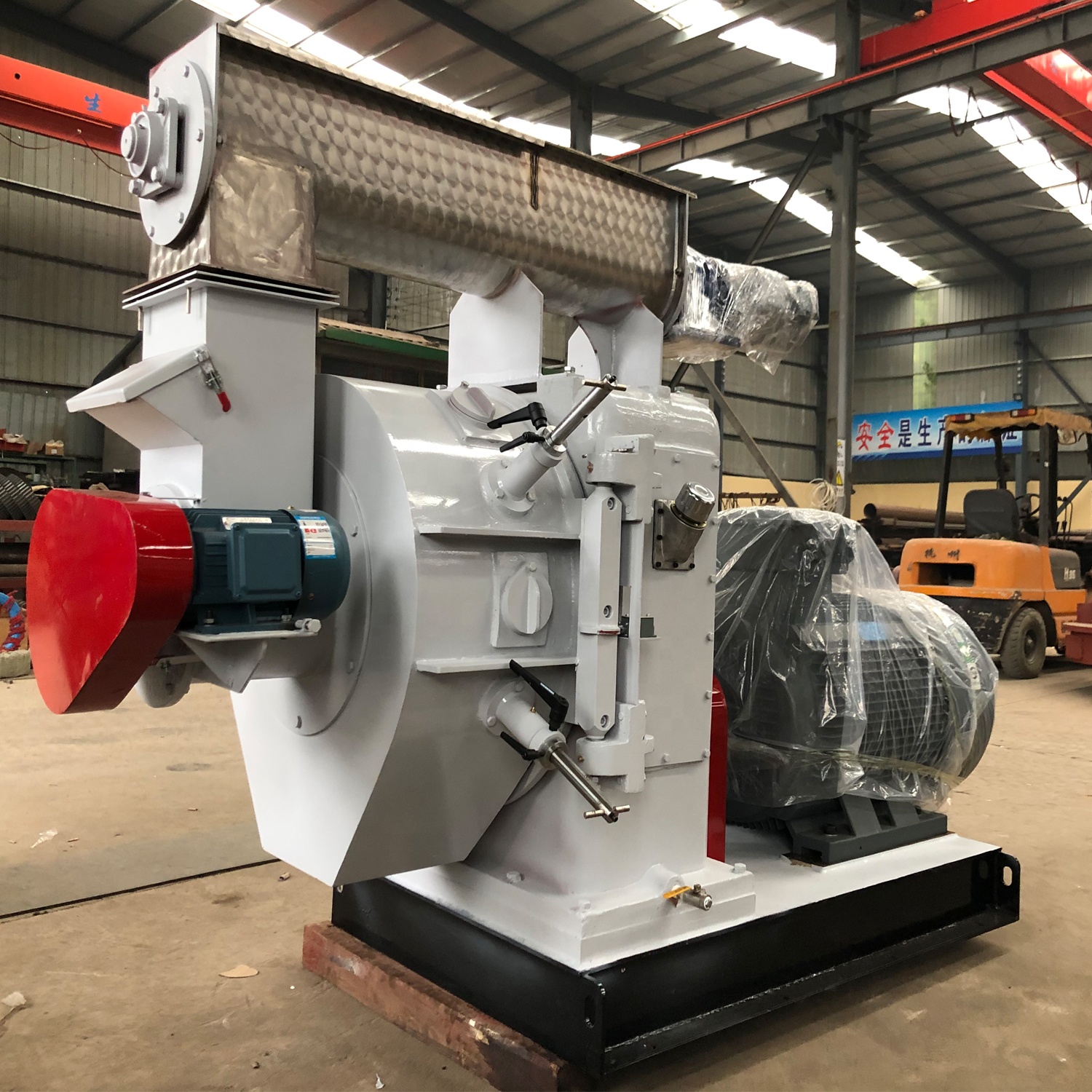 Фабрика цены 110KW HKJ508 машины лепешки корма для животных используя машину лепешки питания