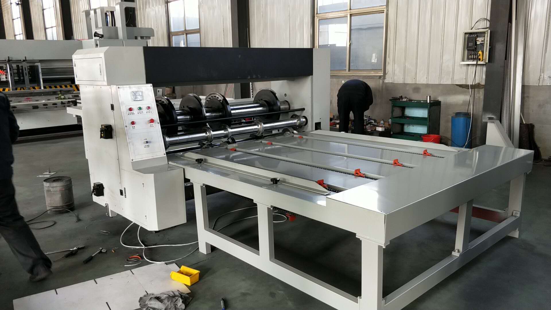 Ручная машина картонной коробки 21mm роторная Slotter фидера