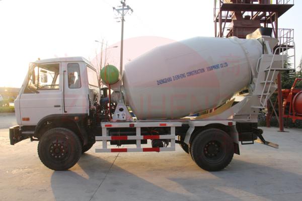8m3 Front Discharge Concrete Mixing Truck With Pump 3800mm Wheel Base Strong Power
