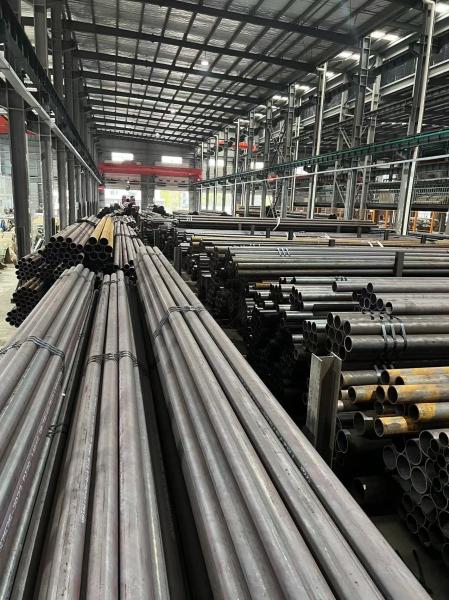 DIN2448 Petroleum Cracking Structure Steel Pipe DIN1629 ASTM A333 Pipe 24 Inch