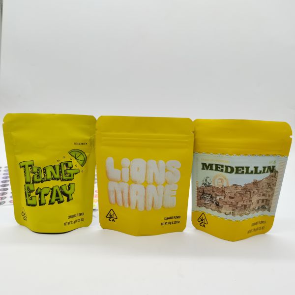 Customized Print Zipper Packaging Pouch Yellow Stand Up Bags With Tear Notch