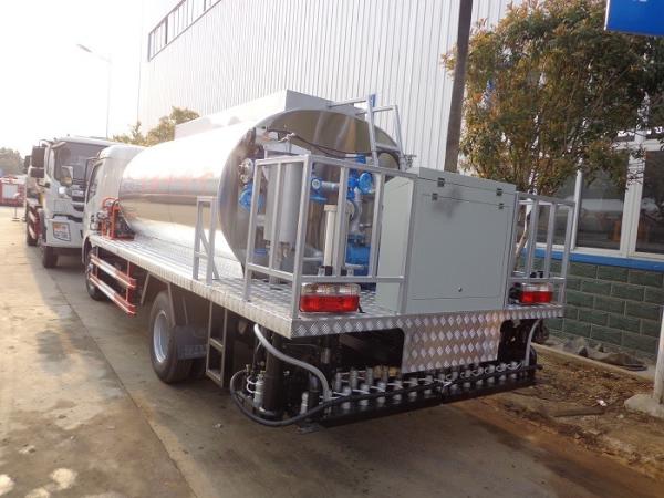 Do reboque químico do tanque do pulverizador do asfalto controlo 120hp automático de 6 toneladas emulsionado