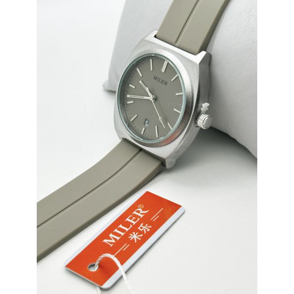 ODM Мода Спорт Минималист Ниша Силиконовые ремни Часы с корпусом из нержавеющей стали для женщины