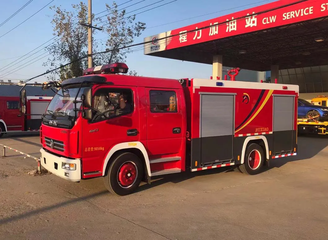 Dongfeng 4X2 4000liters Water Tank Fire Fighting Truck Vehicle