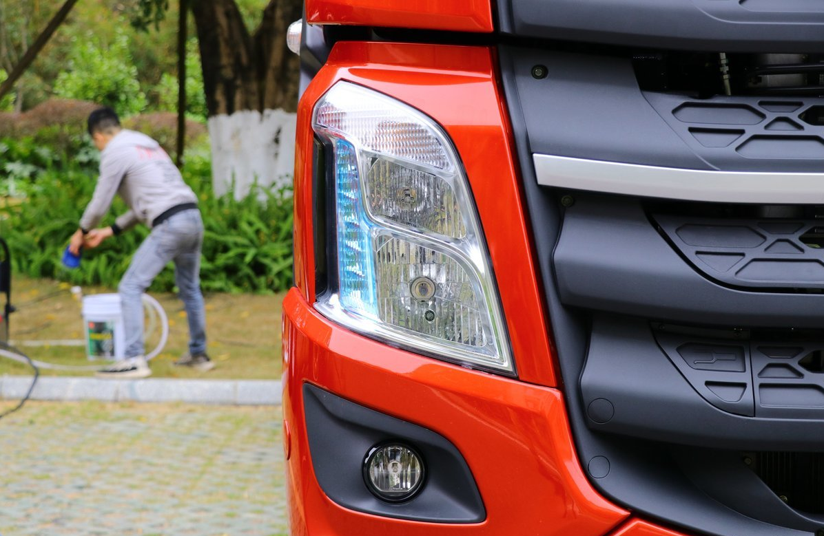 Dongfeng Chenglong 40 Ton 6*4 Tipper Dump Truck 375HP CH4250LNG