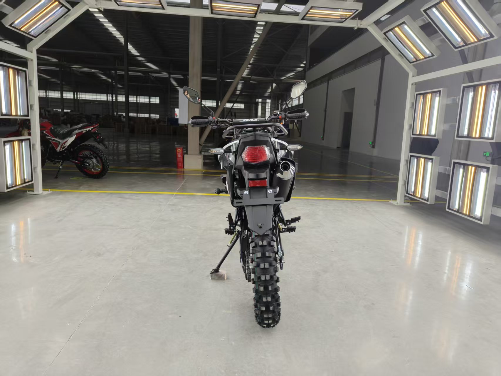 Motorcycle Wholesale Price Air Cooled Four Stroke OEM Engine 150cc Enduro Motorcycle Reliable Daily Use