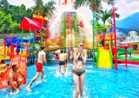 Corrediças coloridas de Aqua Playground Swimming Pool Water